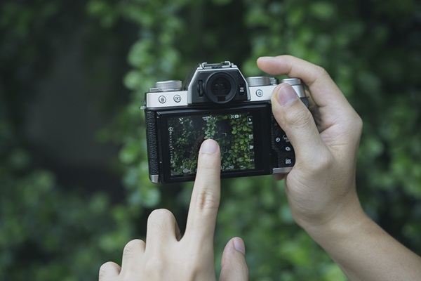 ภาพการใช้งานกล้อง Mirrorless Fuji X-T100 กล้องเซลฟี่ในตัว-1
