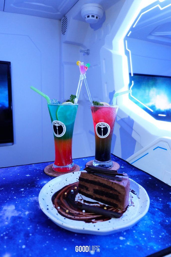 Space Pod Cafe