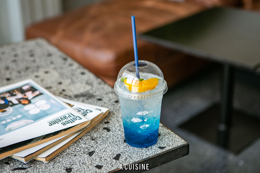 Blue Tang cafe & bar